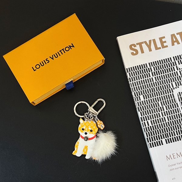 ヴィトン 犬 キーホルダー 偽物／LV シバ 柴犬 キーホルダー コピーチャーム M01199